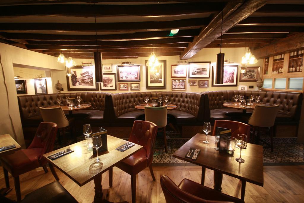 Crown Hotel Nantwich Bagian luar foto