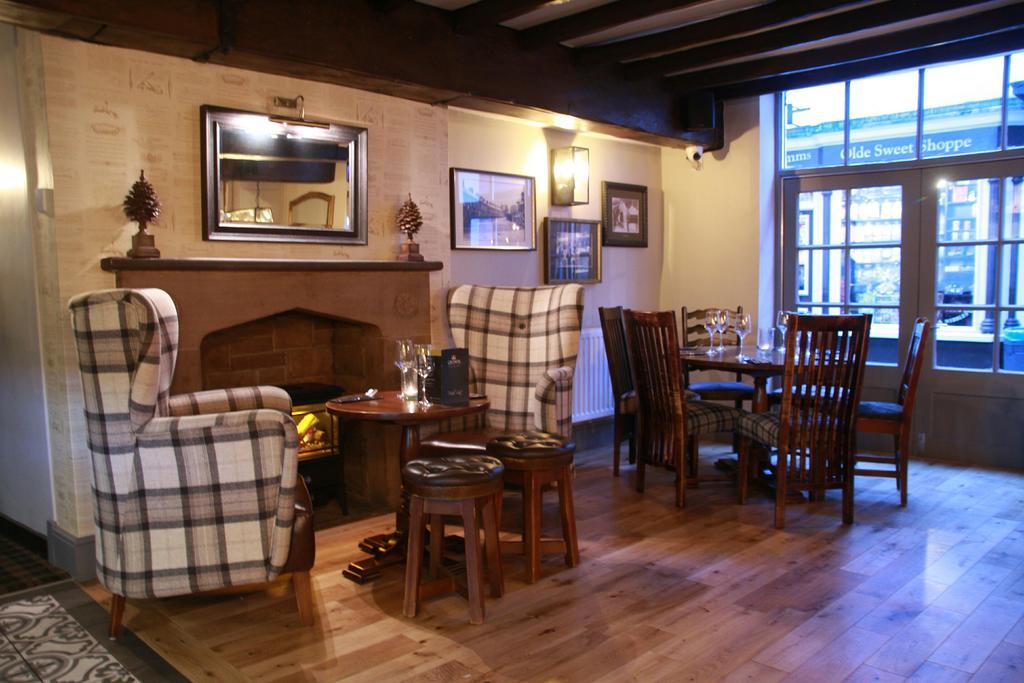 Crown Hotel Nantwich Bagian luar foto