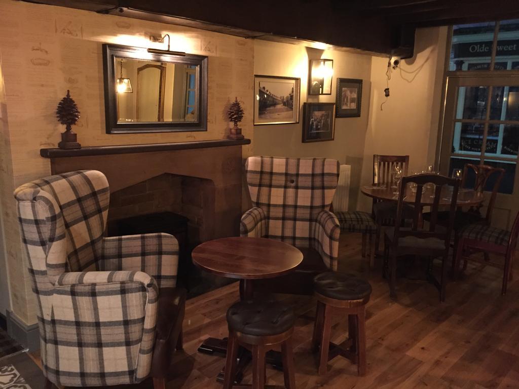 Crown Hotel Nantwich Bagian luar foto